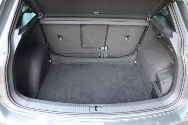 Volkswagen Tiguan 1.5 TSI ACT Highline Business R-Line org.NL schuifdak camera el.klep stoelverw.