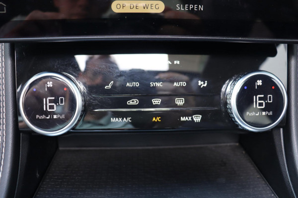 Jaguar F-Pace 2.0 P400e PHEV R-Dynamic S org.NL schuifdak trekhaak meridiaan