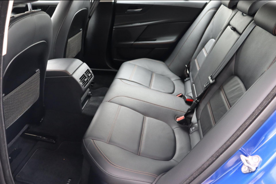 Jaguar XE 2.0 Prestige Pro Edition org. NL leer+el camera a.bank neerklapbaar