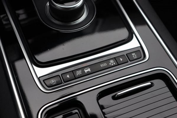 Jaguar XE 2.0 Prestige Pro Edition org. NL leer+el camera a.bank neerklapbaar