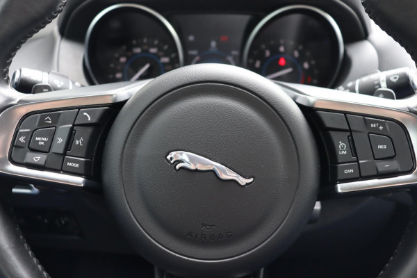Jaguar XE 2.0 Prestige Pro Edition org. NL leer+el camera a.bank neerklapbaar
