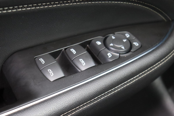 Opel Insignia Sports Tourer 1.5 T EcoTec Bus. Executive org-NL el.schuifdak AANBIEDING!!