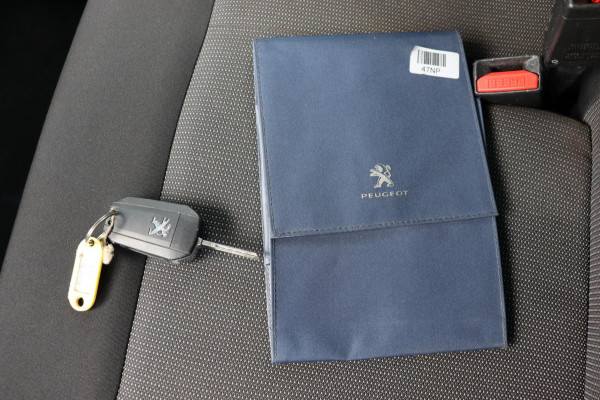 Peugeot Traveller 2.0 BlueHDi 180 Bus. 9-persoons incl.btw/bpm org.NL