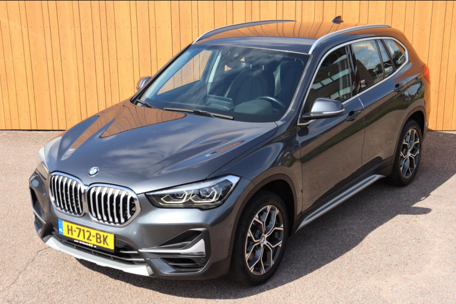 BMW X1 SDrive20i VDL Nedcar Edition org.NL Head-up afn.trekhaak el.klep leer+vw camera