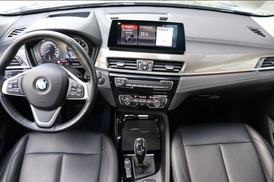 BMW X1 SDrive20i VDL Nedcar Edition org.NL Head-up afn.trekhaak el.klep leer+vw camera