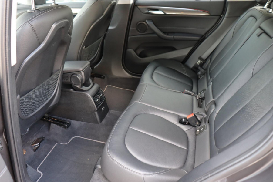 BMW X1 SDrive20i VDL Nedcar Edition org.NL Head-up afn.trekhaak el.klep leer+vw camera