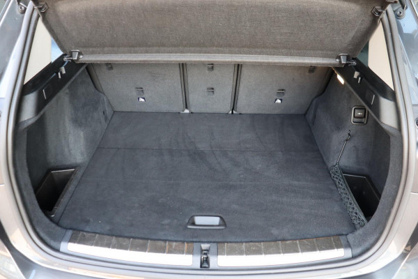 BMW X1 SDrive20i VDL Nedcar Edition org.NL Head-up afn.trekhaak el.klep leer+vw camera