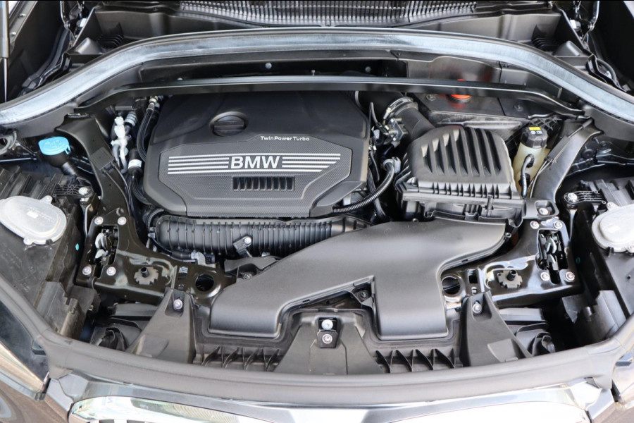 BMW X1 SDrive20i VDL Nedcar Edition org.NL Head-up afn.trekhaak el.klep leer+vw camera