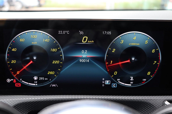 Mercedes-Benz CLA-Klasse Shooting Brake 200 Business Solution AMG org.NL el.trekhaak