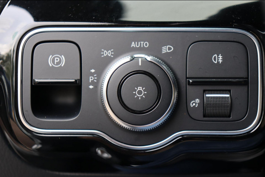 Mercedes-Benz CLA-Klasse Shooting Brake 200 Business Solution AMG org.NL el.trekhaak