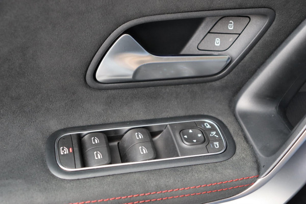 Mercedes-Benz CLA-Klasse Shooting Brake 200 Business Solution AMG org.NL el.trekhaak