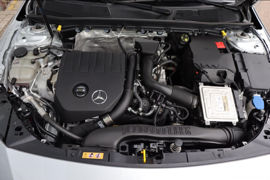 Mercedes-Benz CLA-Klasse Shooting Brake 200 Business Solution AMG org.NL el.trekhaak