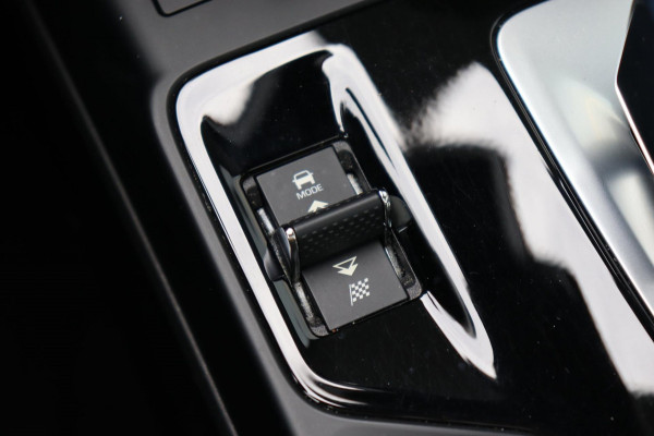 Jaguar E-Pace 1.5 P160 S org.NL leer+el camera trekhaak pano-dak el.klep