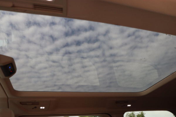 Volkswagen Multivan 1.4 eHybrid L2H1 Style 7-persoons org.NL panoramadak el.trekhaak camera's