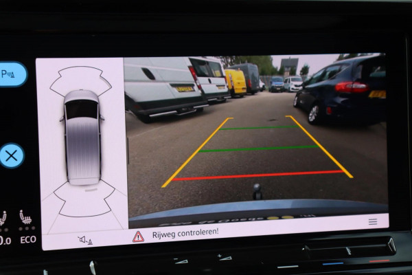 Volkswagen Multivan 1.4 eHybrid L2H1 Style 7-persoons org.NL panoramadak el.trekhaak camera's