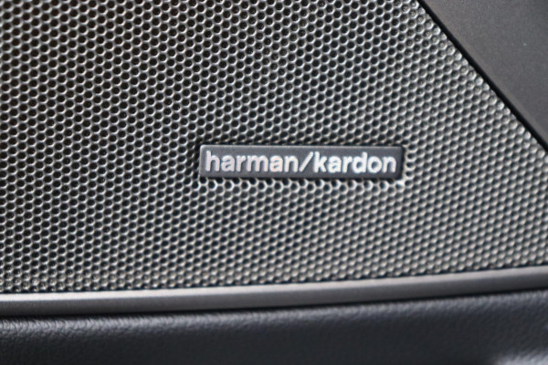 BMW 3-serie 330e M-Sport org.NL Harman Kardon 2xel.stoel+leer+mem+verw. camera