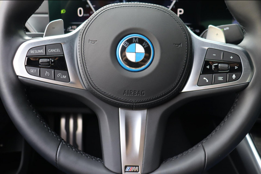 BMW 3-serie 330e M-Sport org.NL Harman Kardon 2xel.stoel+leer+mem+verw. camera