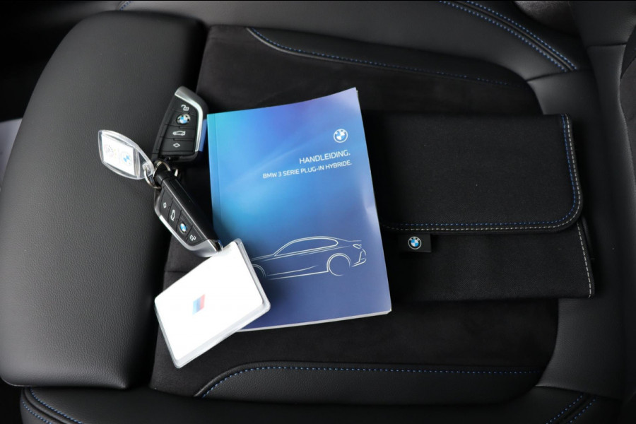 BMW 3-serie 330e M-Sport org.NL Harman Kardon 2xel.stoel+leer+mem+verw. camera