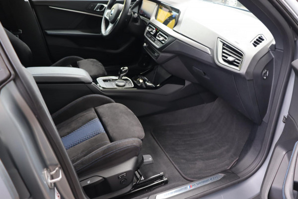 BMW 2 Serie Gran Coupé 218i Introduction Ed. M-Sport org.NL schuifdak camera's stuur+stoelverw speciale kleur