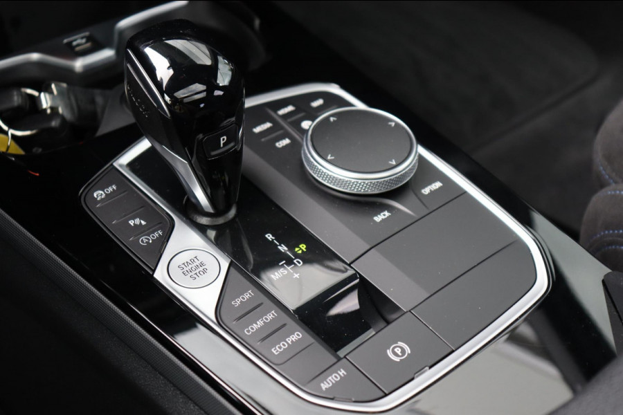 BMW 2 Serie Gran Coupé 218i Introduction Ed. M-Sport org.NL schuifdak camera's stuur+stoelverw speciale kleur