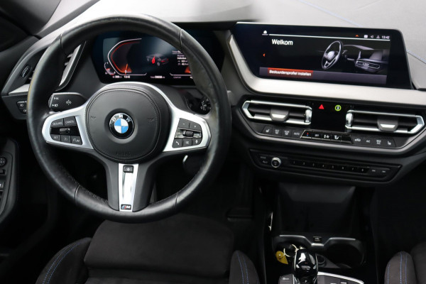 BMW 2 Serie Gran Coupé 218i Introduction Ed. M-Sport org.NL schuifdak camera's stuur+stoelverw speciale kleur