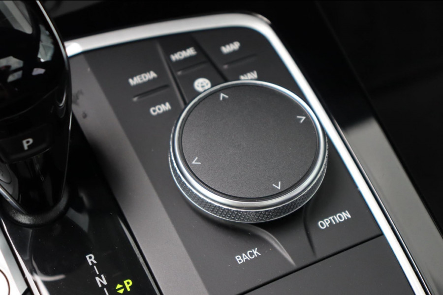 BMW 2 Serie Gran Coupé 218i Introduction Ed. M-Sport org.NL schuifdak camera's stuur+stoelverw speciale kleur