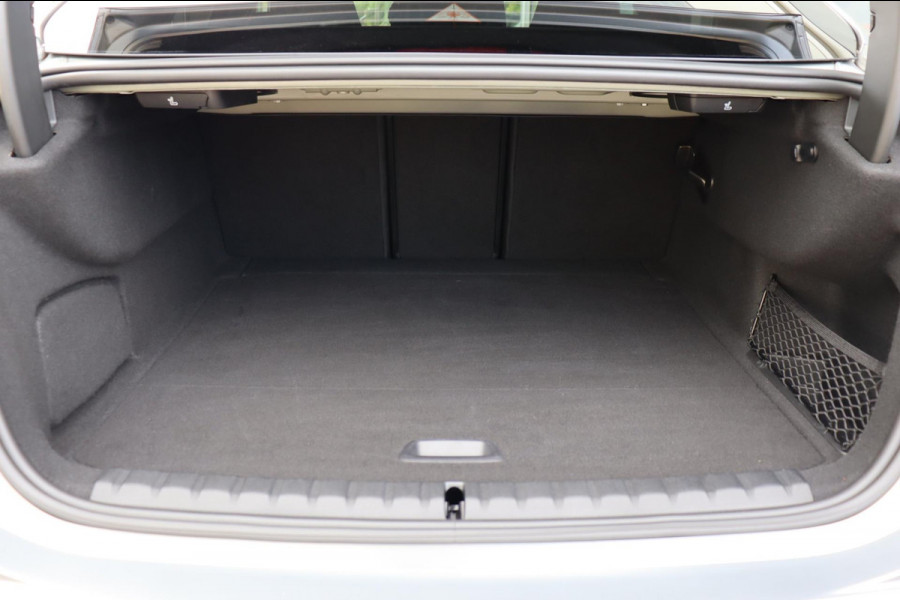 BMW 2 Serie Gran Coupé 218i Introduction Ed. M-Sport org.NL schuifdak camera's stuur+stoelverw speciale kleur