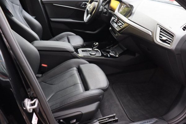 BMW 1-serie 120i M-Sport org.NL Head-up schuifdak camera leer+memory