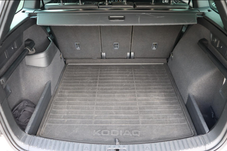 Škoda Kodiaq 1.5 TSI Sportline Business org.NL schuifdak trekhaak stuur+stoelverw camera canton