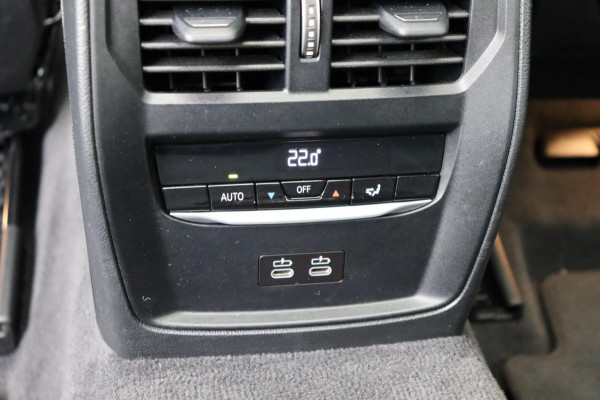 BMW 4 Serie Gran Coupé M440i xDrive M-sport Bus. Ed. Plus org. NL schuifdak camera's