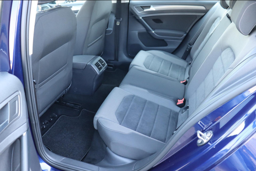 Volkswagen Golf 1.5 TSI Comfortline Business org.NL schuifdak digi-dashboard camera stoelmassage+vw