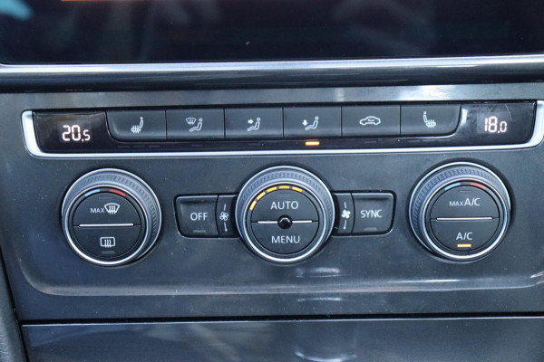 Volkswagen Golf 1.5 TSI Comfortline Business org.NL schuifdak digi-dashboard camera stoelmassage+vw