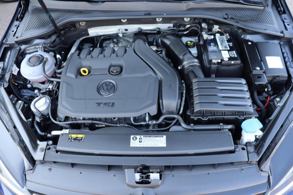 Volkswagen Golf 1.5 TSI Comfortline Business org.NL schuifdak digi-dashboard camera stoelmassage+vw