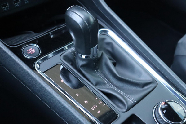 Seat Ateca 1.5 TSI Xcellence Business Intense org. NL trekhaak camera's el.klep