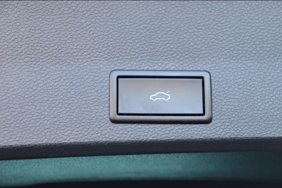 Seat Ateca 1.5 TSI Xcellence Business Intense org. NL trekhaak camera's el.klep