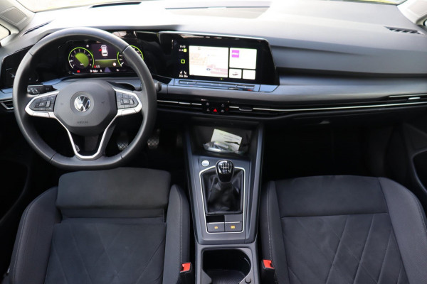 Volkswagen Golf Variant 1.5 TSI Style org.NL schuifdak head-up camera sfeer-verl. alcantara ergo-stoelen