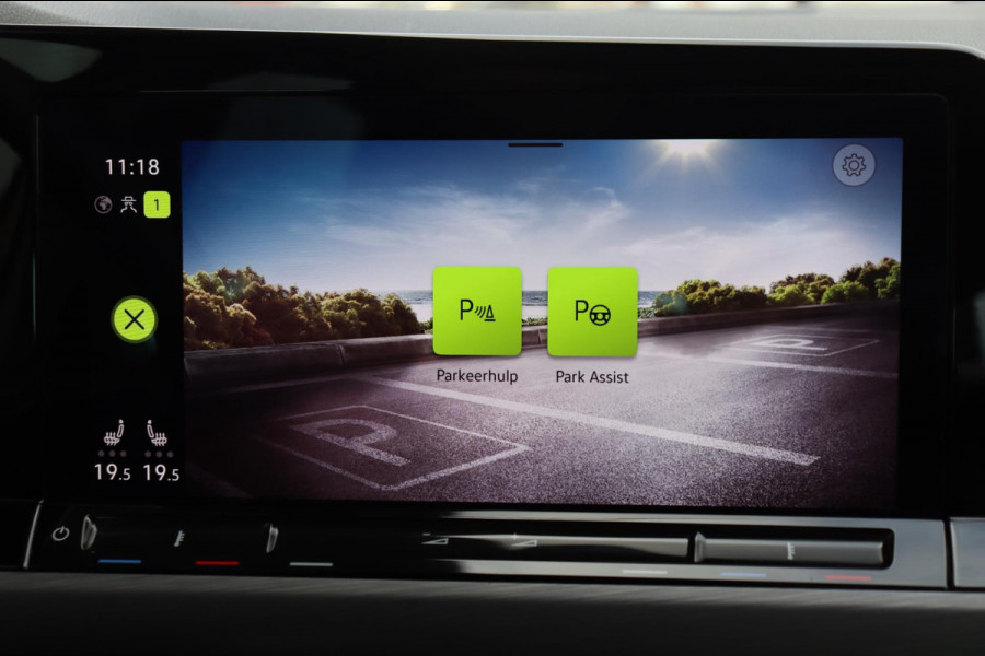 Volkswagen Golf Variant 1.5 TSI Style org.NL schuifdak head-up camera sfeer-verl. alcantara ergo-stoelen