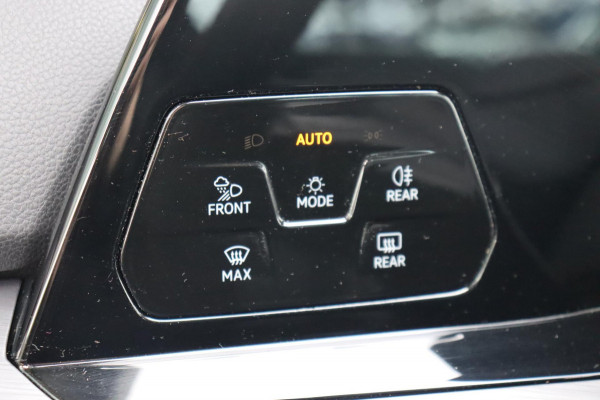 Volkswagen Golf Variant 1.5 TSI Style org.NL schuifdak head-up camera sfeer-verl. alcantara ergo-stoelen