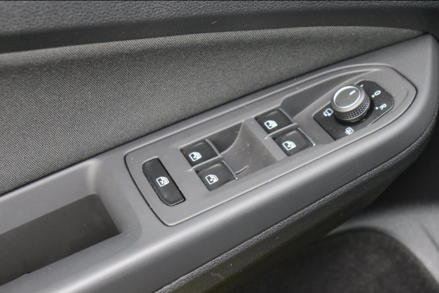 Volkswagen Golf Variant 1.5 TSI Style org.NL schuifdak head-up camera sfeer-verl. alcantara ergo-stoelen
