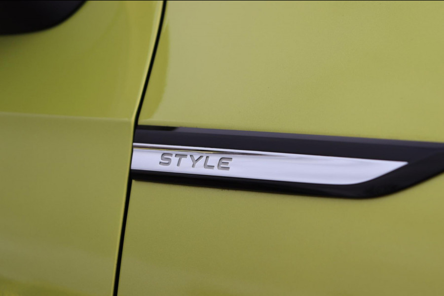 Volkswagen Golf Variant 1.5 TSI Style org.NL schuifdak head-up camera sfeer-verl. alcantara ergo-stoelen
