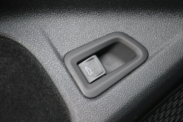Volkswagen Golf Variant 1.5 TSI Style org.NL schuifdak head-up camera sfeer-verl. alcantara ergo-stoelen