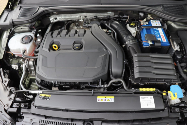 Volkswagen Golf Variant 1.5 TSI Style org.NL schuifdak head-up camera sfeer-verl. alcantara ergo-stoelen