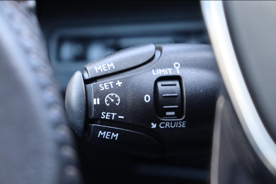 Peugeot 3008 1.2 PureTech Blue Lease Executive org-NL