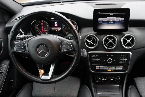 Mercedes-Benz GLA 180 Business Sol. org. NL-auto el.schuif-panoramadak