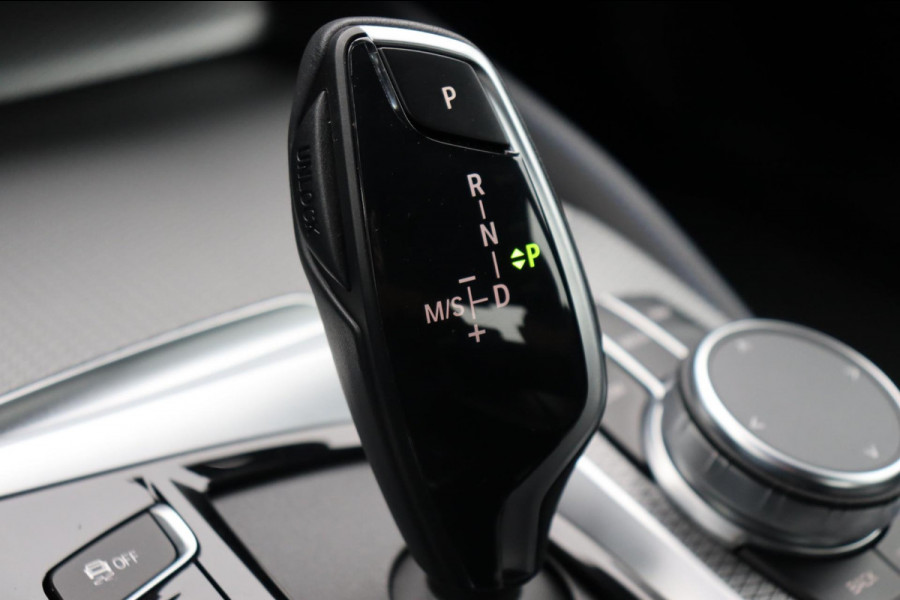 BMW 5 Serie 520i M-sport Executive Ed. Harman Kardon org.NL camera alcantara+elek.verstelbaar digi.dash navi