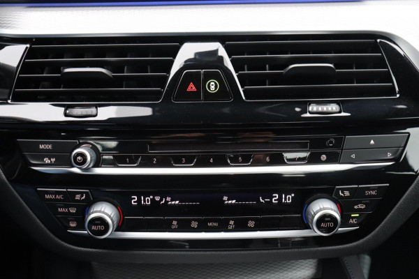 BMW 5 Serie 520i M-sport Executive Ed. Harman Kardon org.NL camera alcantara+elek.verstelbaar digi.dash navi