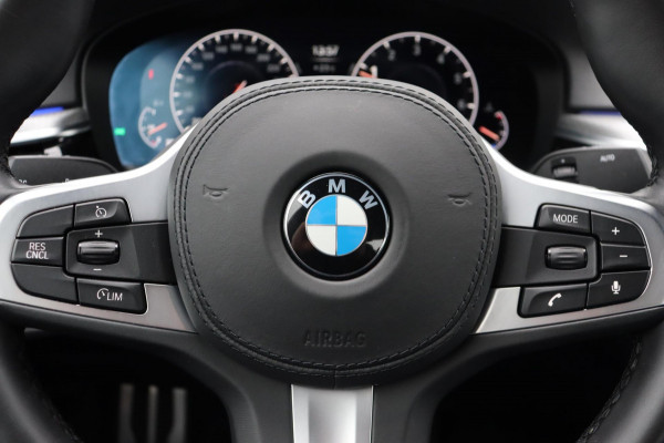 BMW 5 Serie 520i M-sport Executive Ed. Harman Kardon org.NL camera alcantara+elek.verstelbaar digi.dash navi