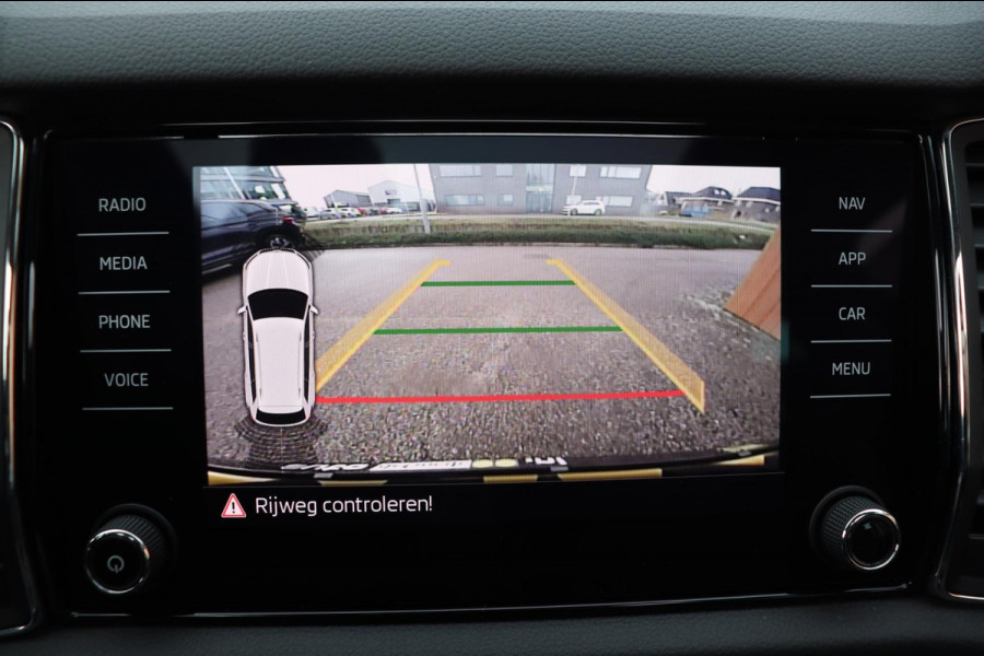 Škoda Kodiaq 1.5 TSI Business Edition org. NL-auto el.schuif/panoramadak trekhaak camera leer+vw