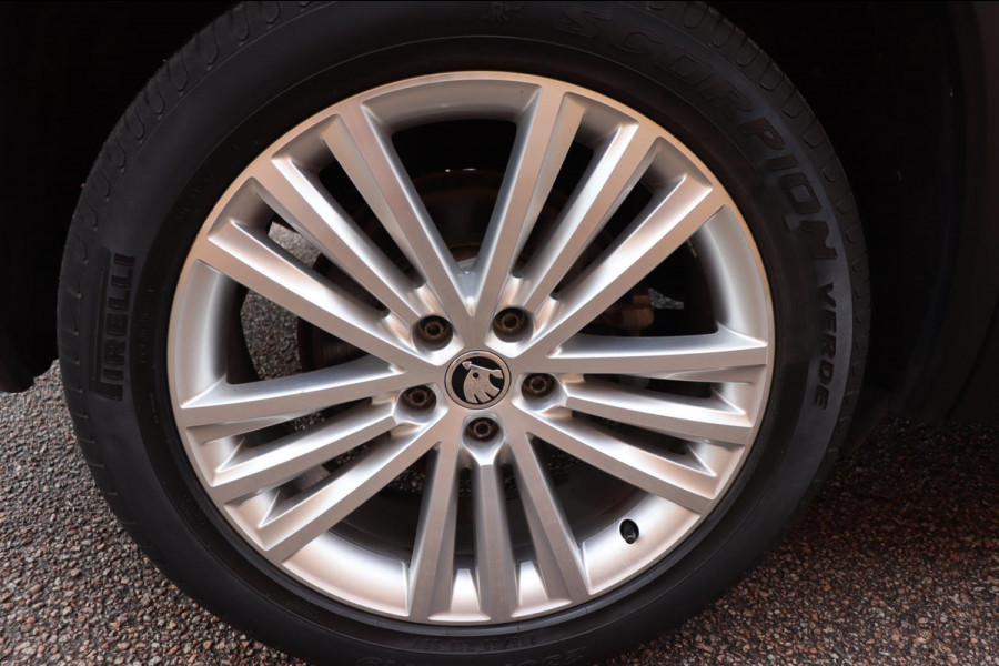 Škoda Kodiaq 1.5 TSI Business Edition org. NL-auto el.schuif/panoramadak trekhaak camera leer+vw