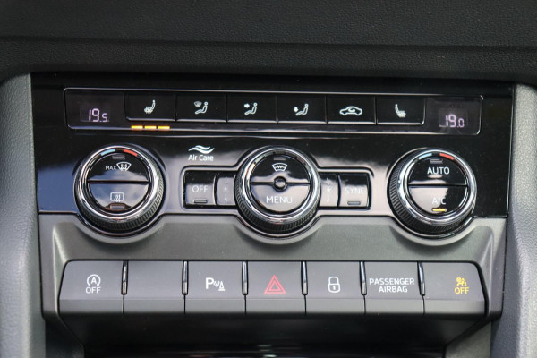 Škoda Karoq 1.5 TSI ACT Bus.org. NL-auto leer+vw schuifdak trekhaak el.klep